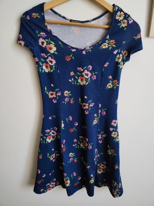 Paka ubrań damskich, zestaw sukienek na lato