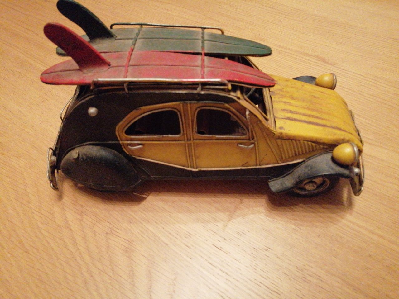 Citroen 2 CV em metal