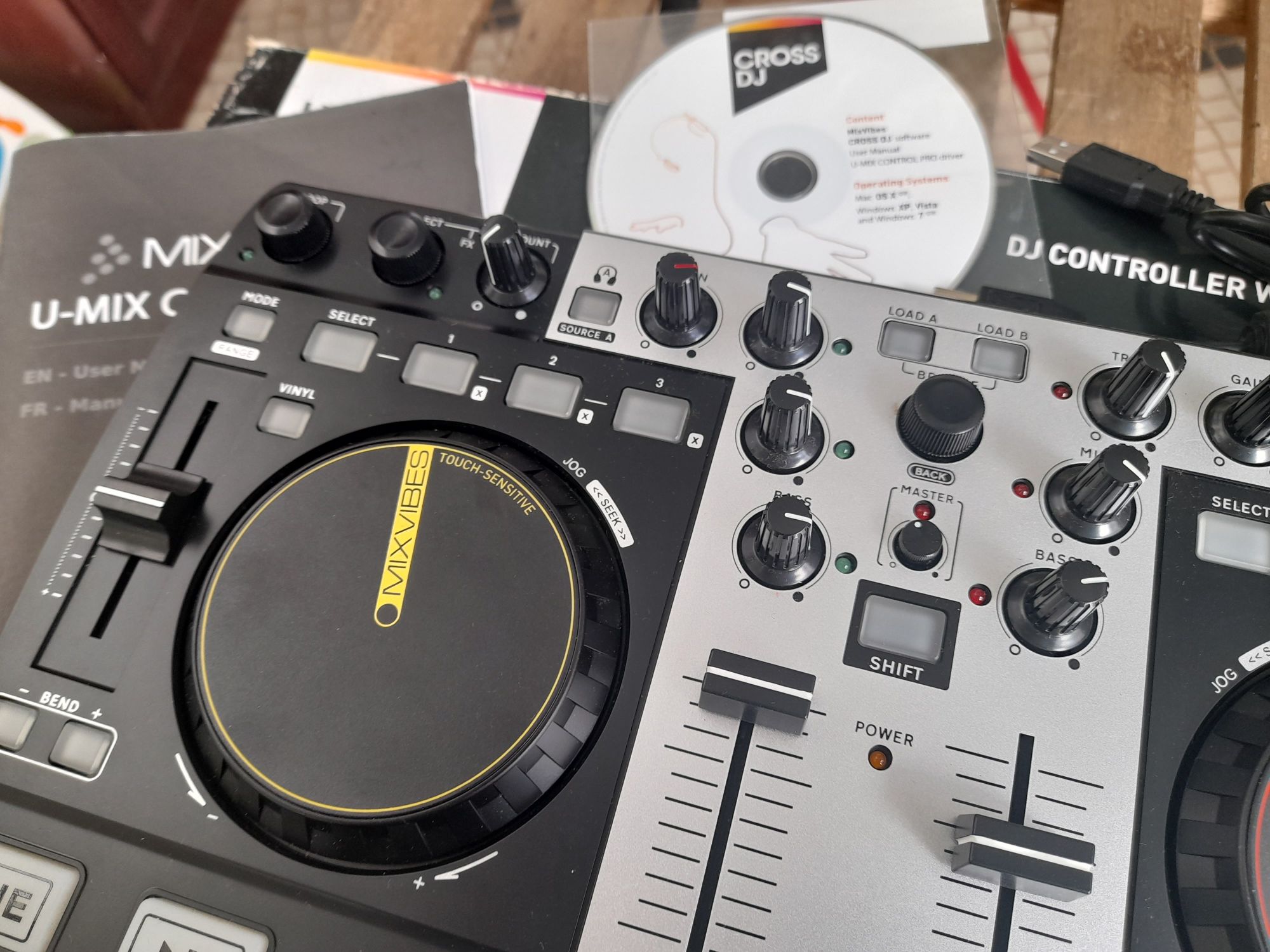Controladora mesa de DJ Umix Control Pro