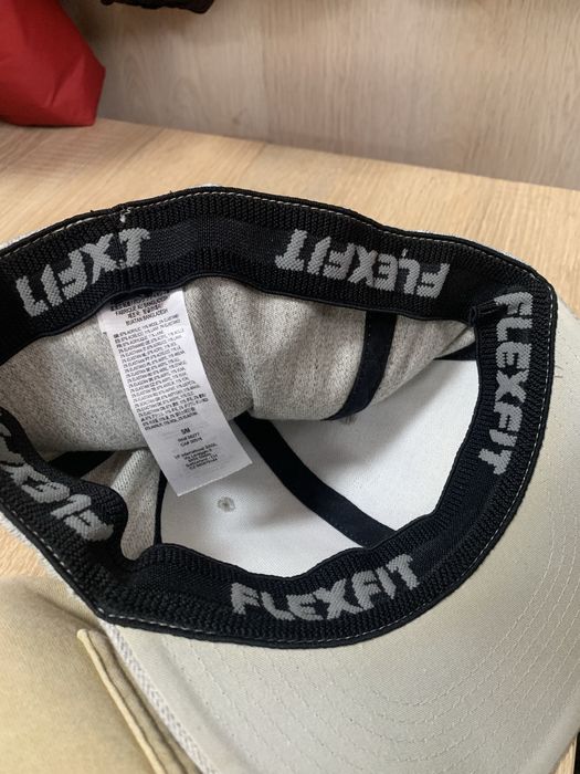 Нова кепка vans.