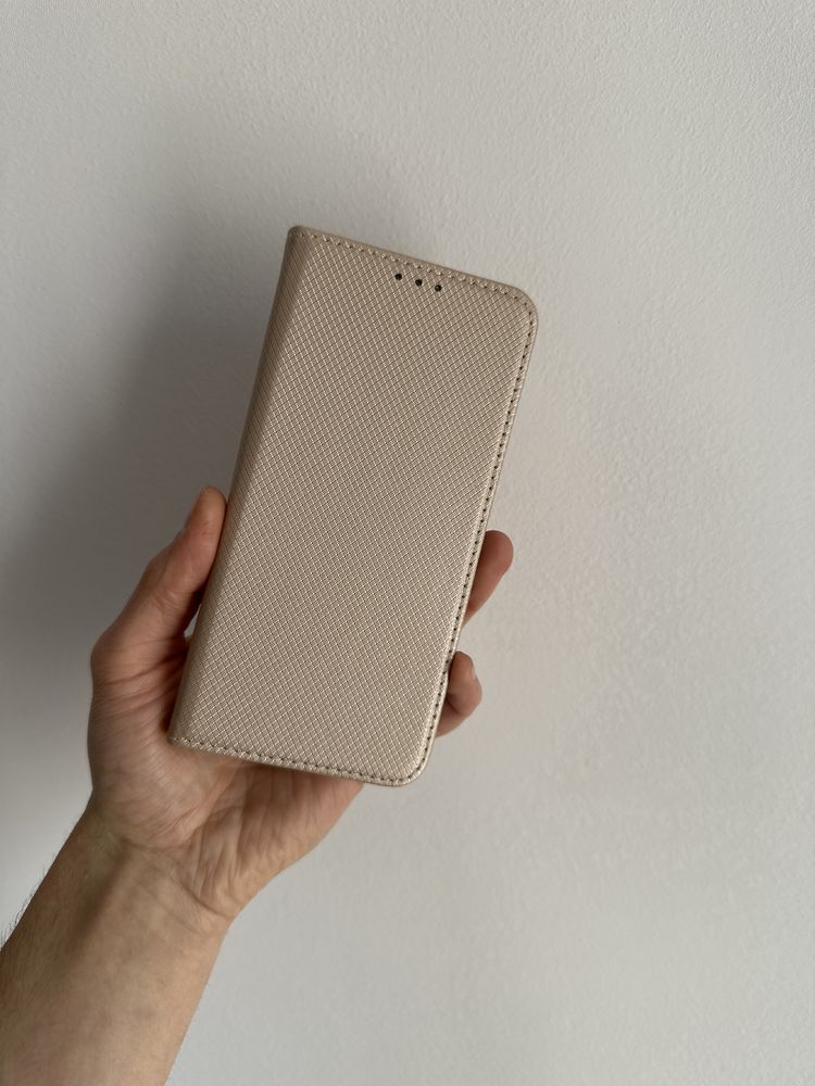 Etui Zamykane złoty + SZKŁO hartowane do Samsung M15