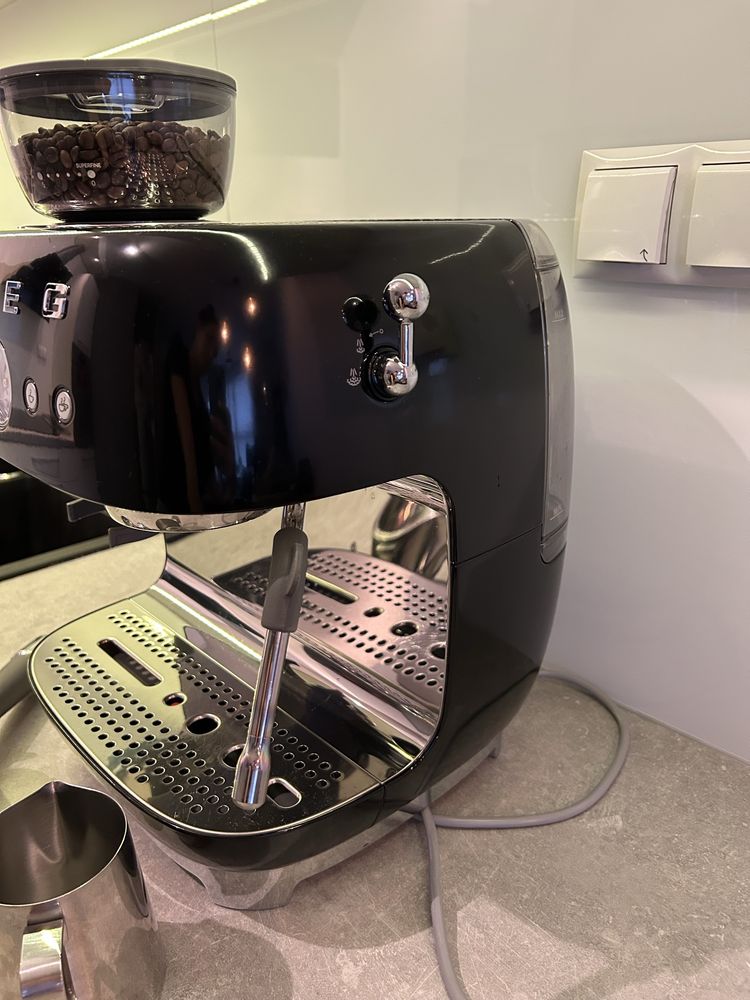 Kolbowy ekspres z młynkiem SMEG EGF03BLEU Jak Nowy!!