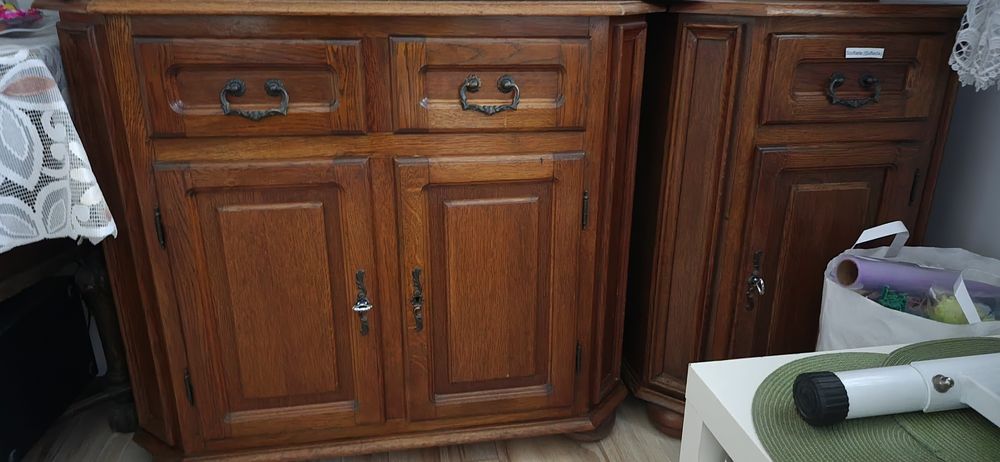 Dwie dębowe komody