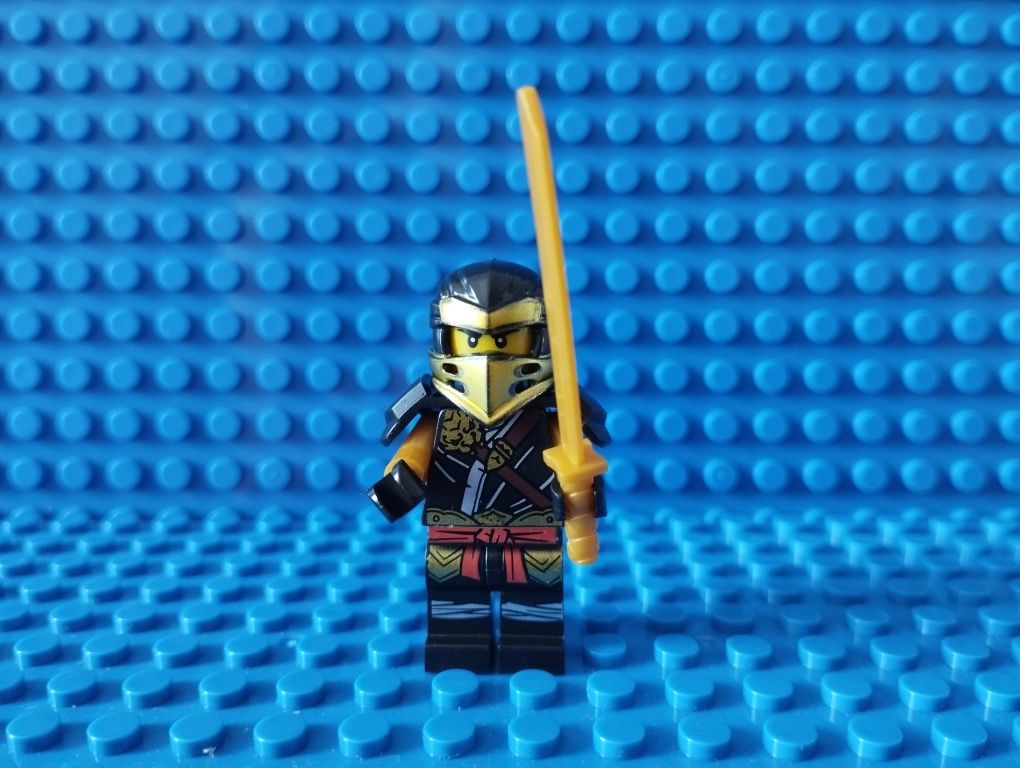 Minifigurka Ninjago Cole kompatybilna z Lego