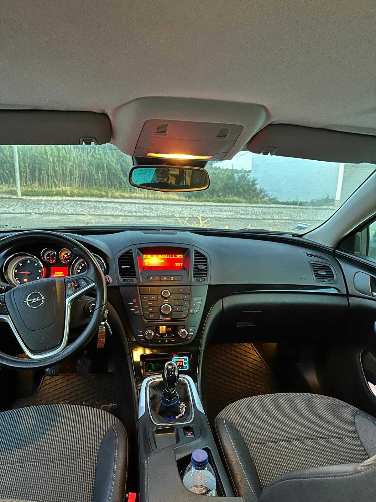 Opel Insígnia 2.0 130CV Sport Tourer Espaçosa Confortável Bem Cuidada
