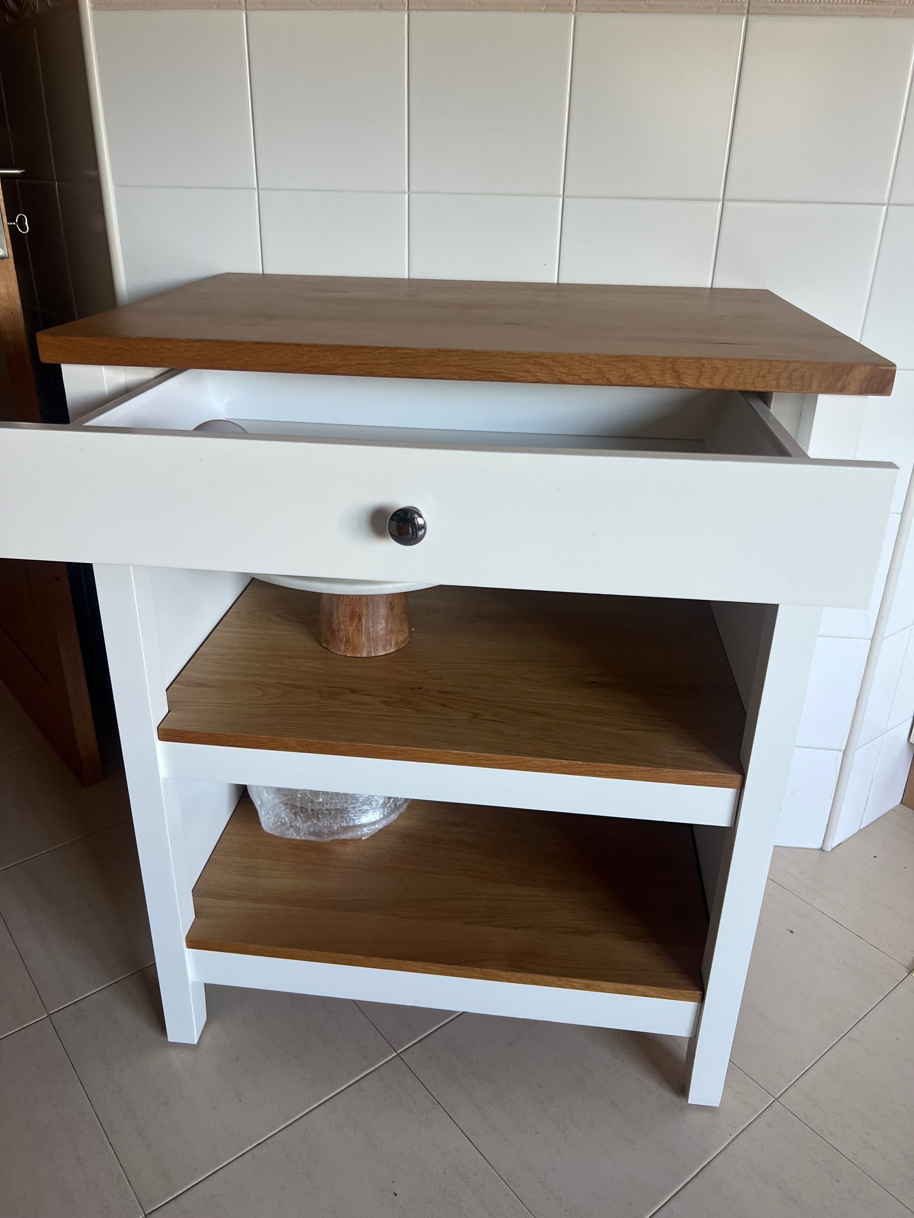 Bancada/Ilha de Cozinha muito nova