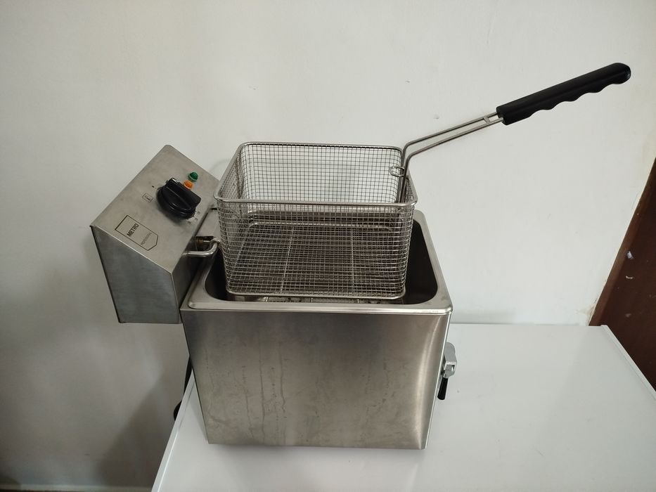 Fritadeira elétrica de 8 litros