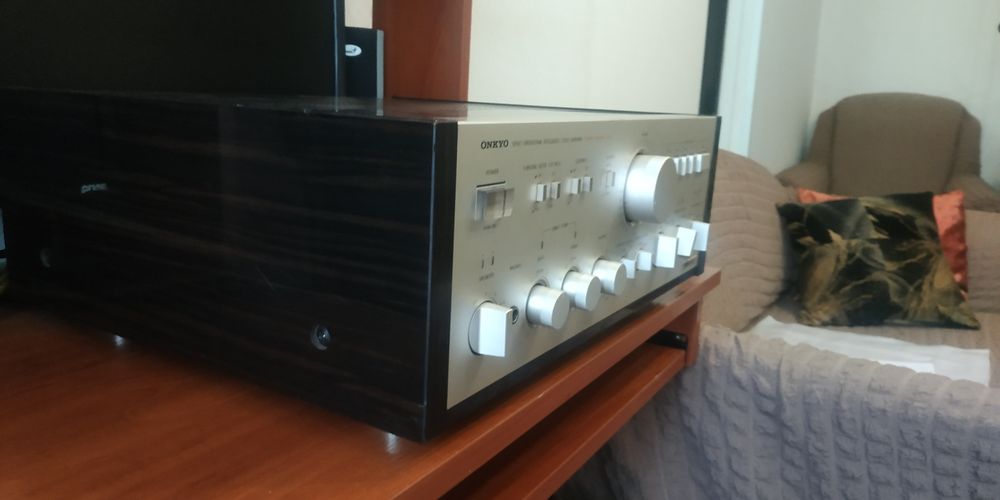 Усилитель Onkyo integra A820rs