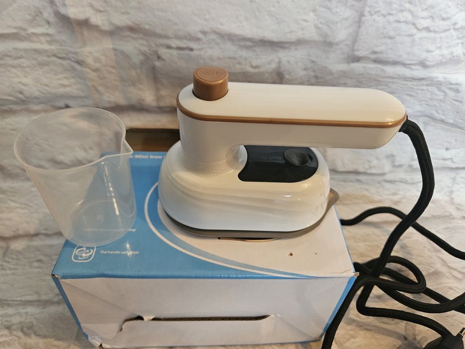 Mini żelazko przenośny turystyczne