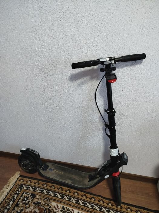 Продам самокат. Itrike D-max 9.