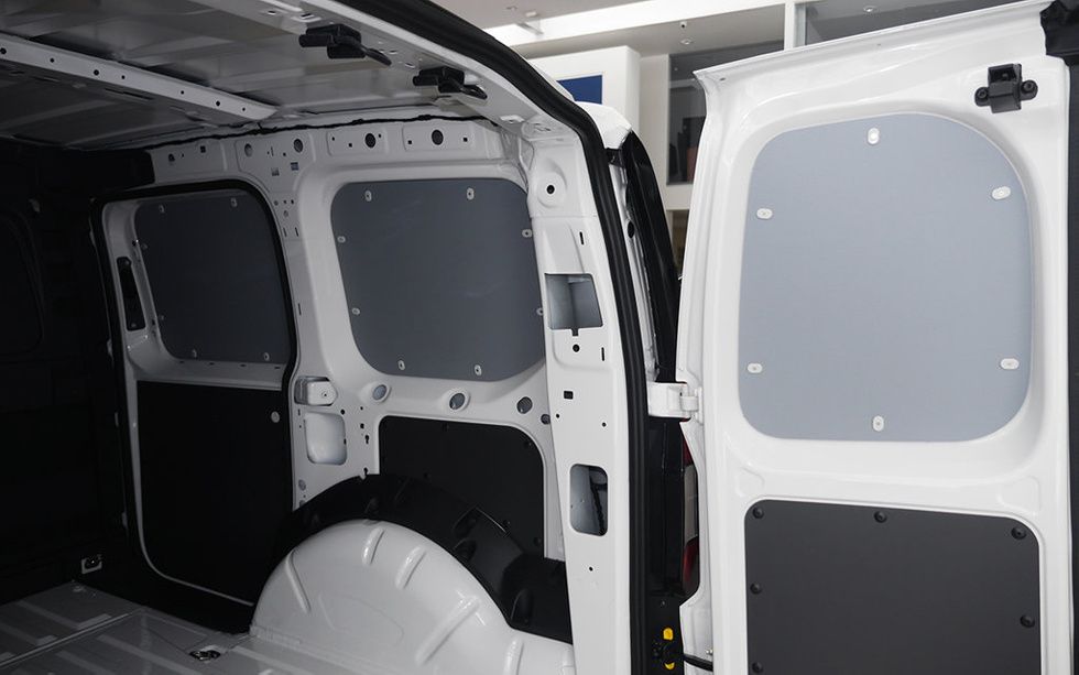 Zabudowa Volkswagen Caddy Cargo L1 (od 2021) Boczki Busa