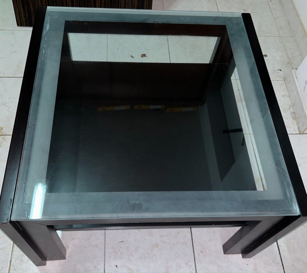 Mesa de centro de sala com vidro removivel