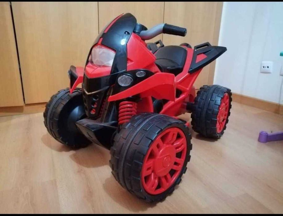 Mota eletrica de criança