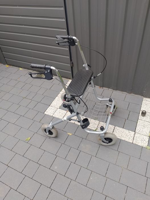 Sprzedam balkonik rehabilitacyjny.