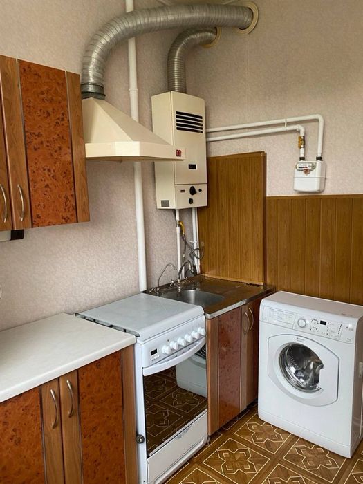 О.Поля ,низ Кирова сдам 2 ком квартиру