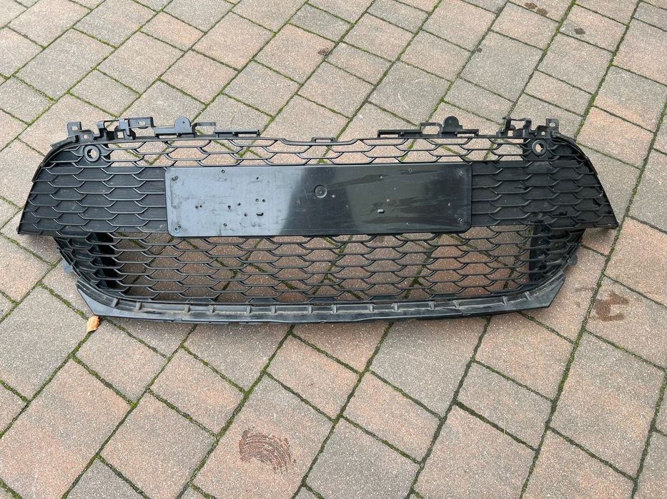 TOYOTA COROLLA E21 KOMBI HB KRATKA ZDERZAKA PRZÓD