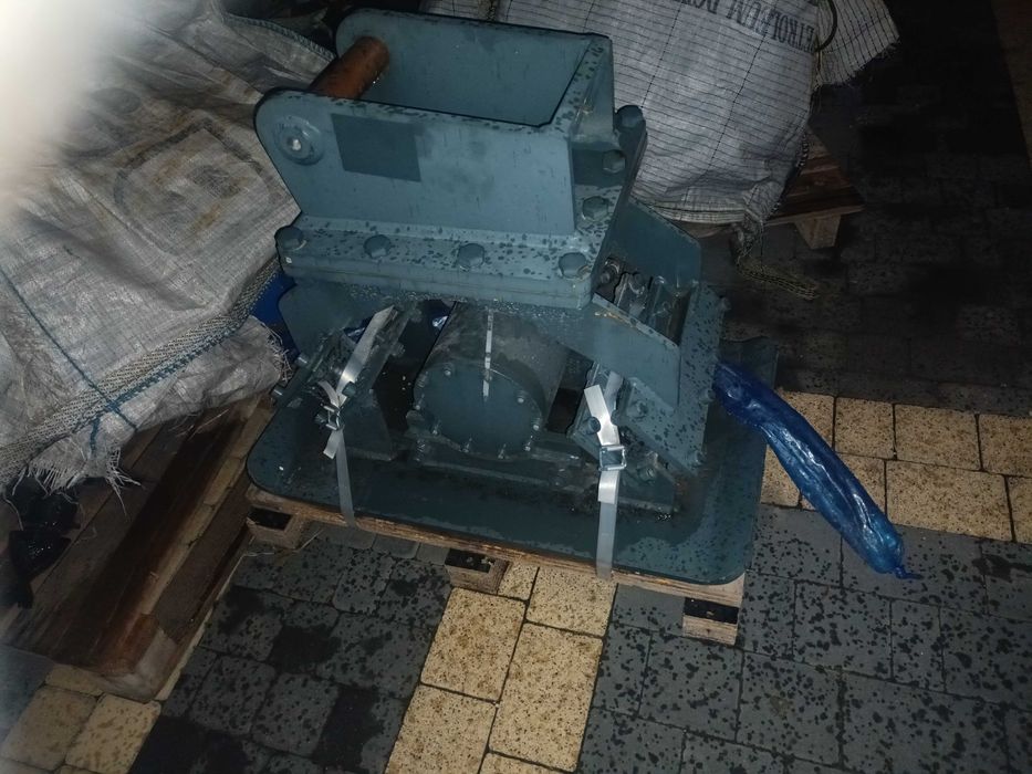 Zagęszczarka płytowa do minikoparki hydrauliczna 280kg.