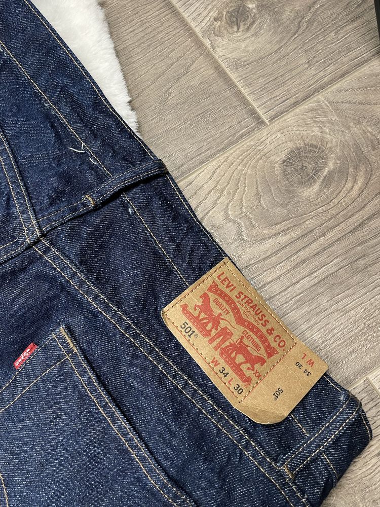 Джинсы Levis 501