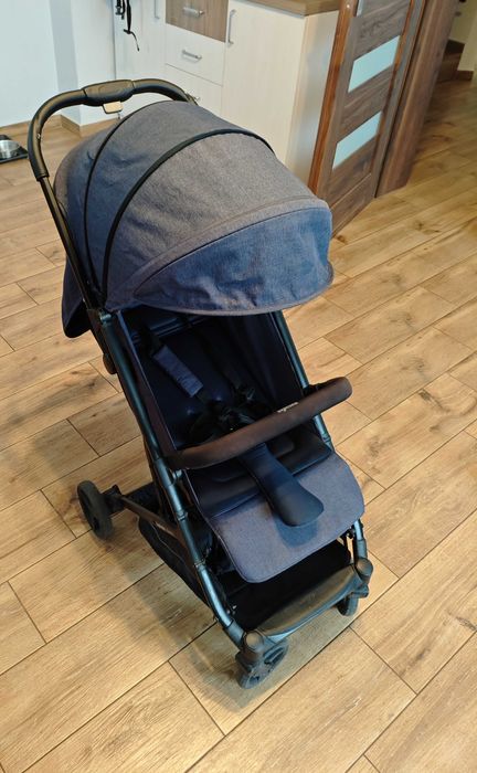 Spacerówka Inglesina Sketch kompaktowa do samolotu