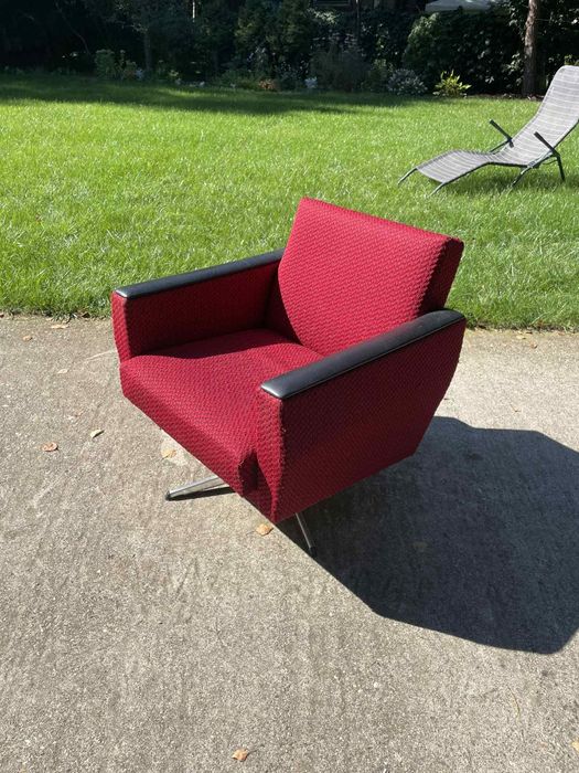 2 Fotele obrotowe klubowe  vintage PRL czerwony