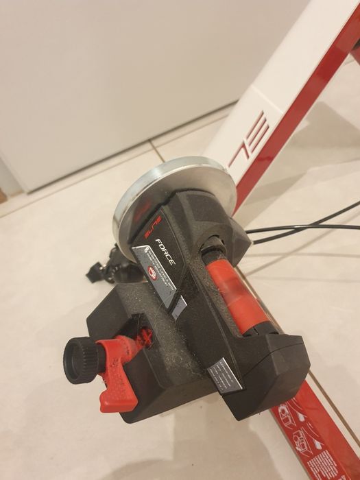 Trenażer rowerowy Elite NOVO Force Pack jak nowy