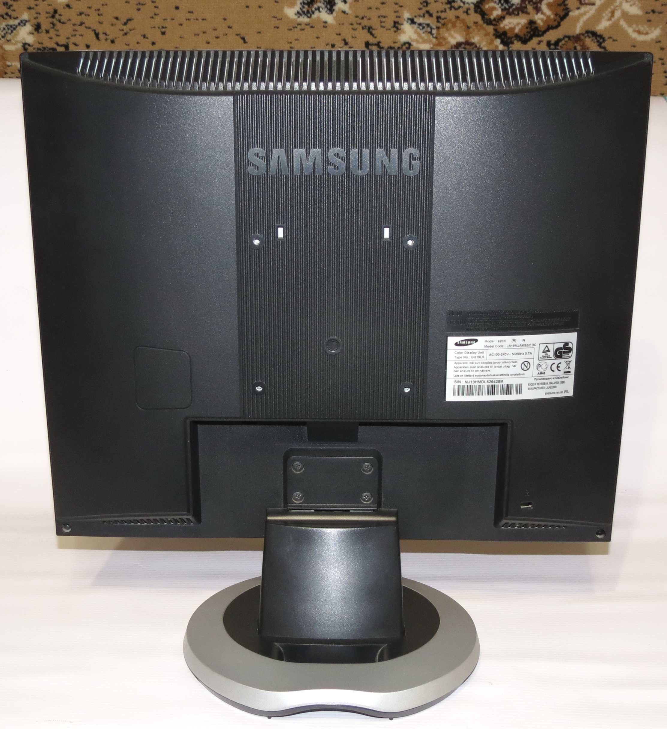 Монитор Samsung 920N 19 "