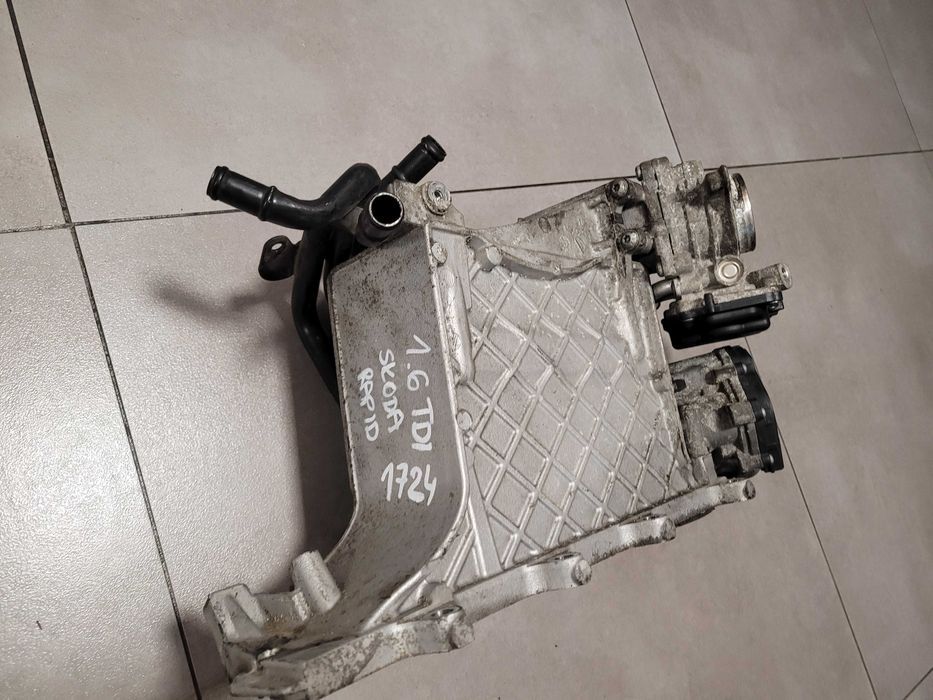Kolektor ssący z przepustnicą przewody 1.6 TDI RAPID CXM 04L.129.766AQ