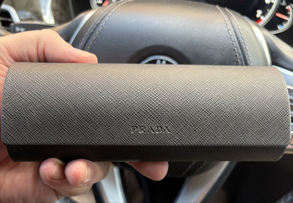 Оправа от Prada