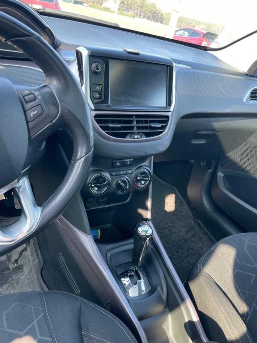 Peugeot 2008 1.2 Automat Stan bardzo dobry Szklany dach Zarejestrowany