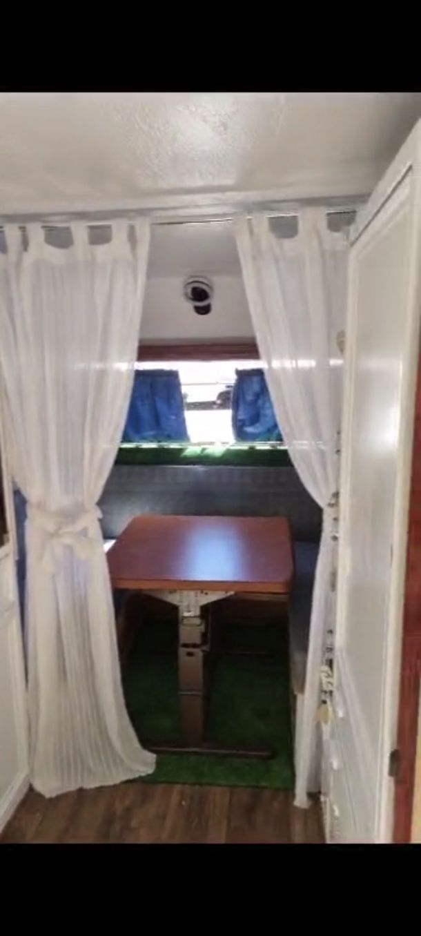 Vende se ou troco Caravana com documentos Português