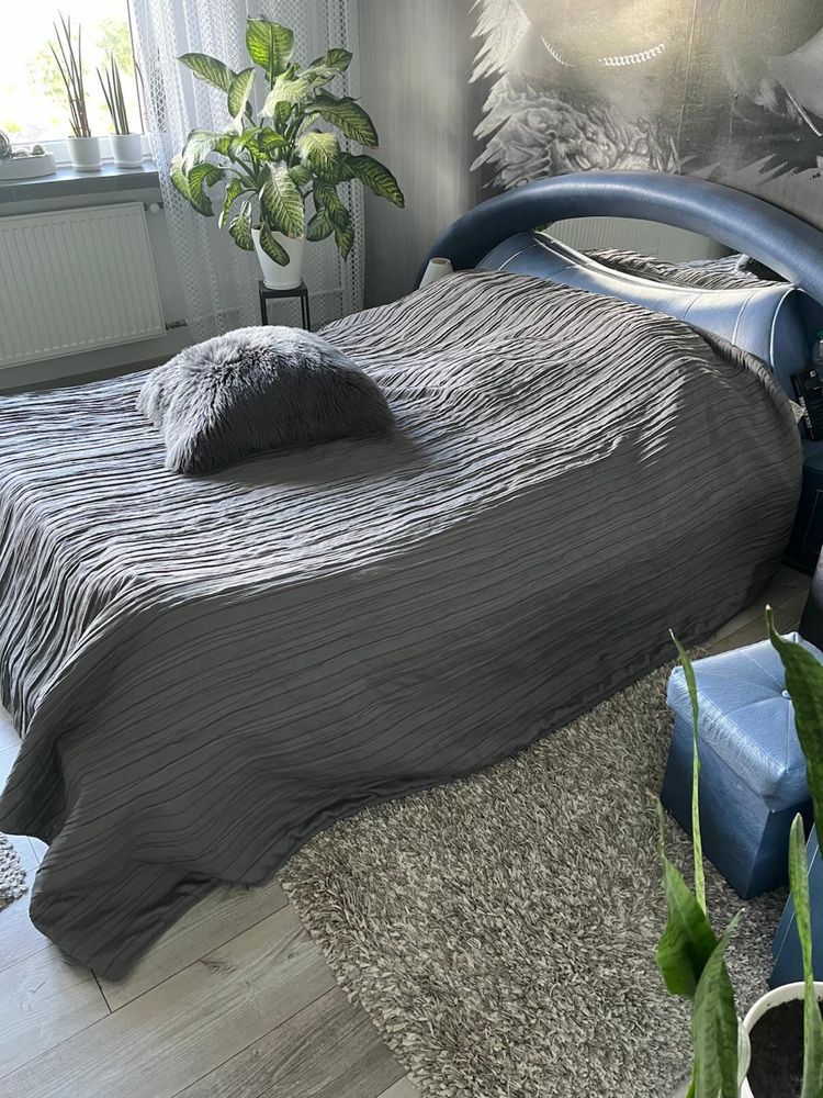 Oddam łóżko sypialne wymiary180/220,dwa materace i toper