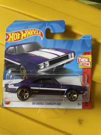 Hot Wheels 69 Dodge Charger 500