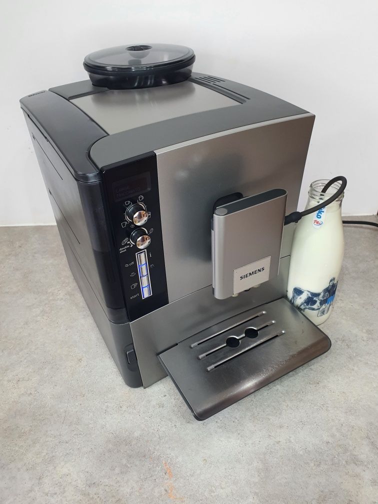 Automatyczny ekspres po konserwacji Siemens Eq.5 macchiato plus