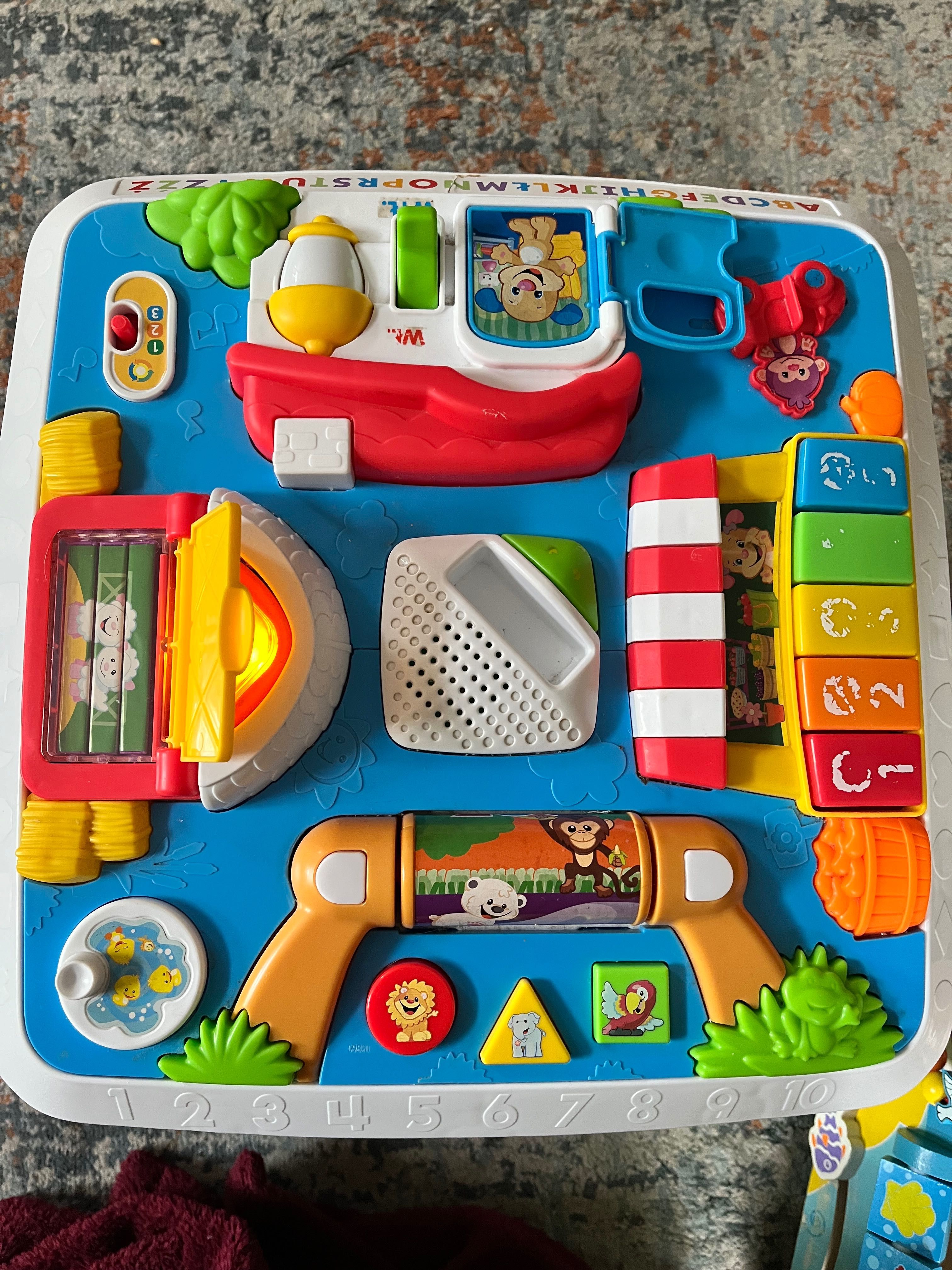 Stolik edukacyjny Fisher Price