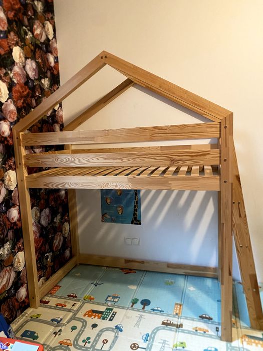 ŁÓŻKO PIĘTROWE DOMEK ALICE  z antresolą z drabinką + materac 70x140x10