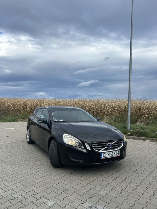 Volvo v60 silnik 2.4 rok 2011