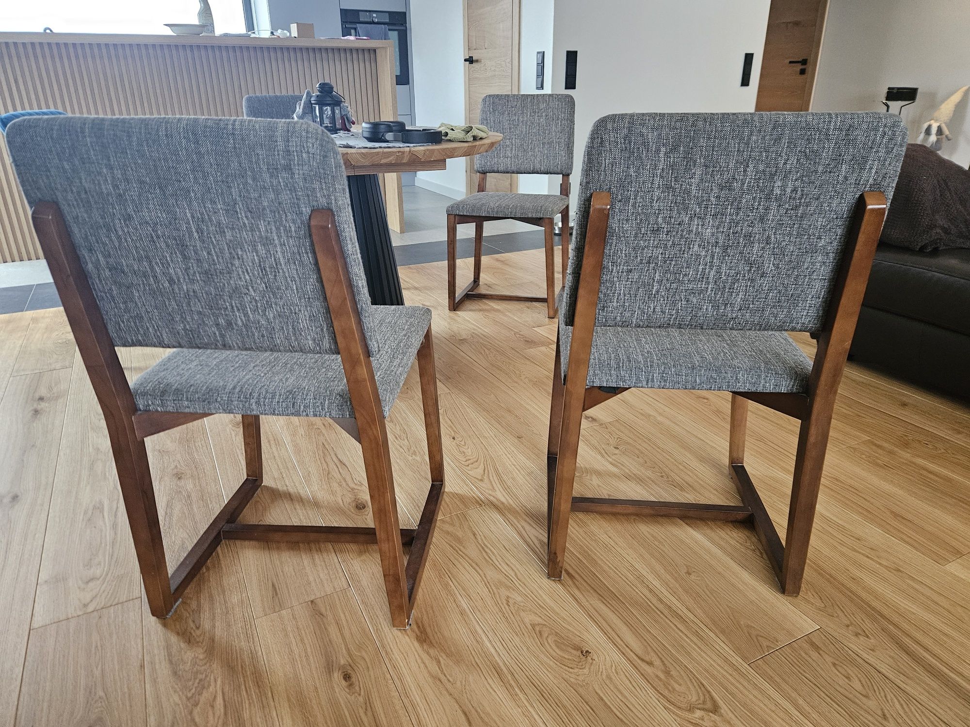 Drewniane Krzesło marki VOX seria INBOX - łącznie 6 krzeseł