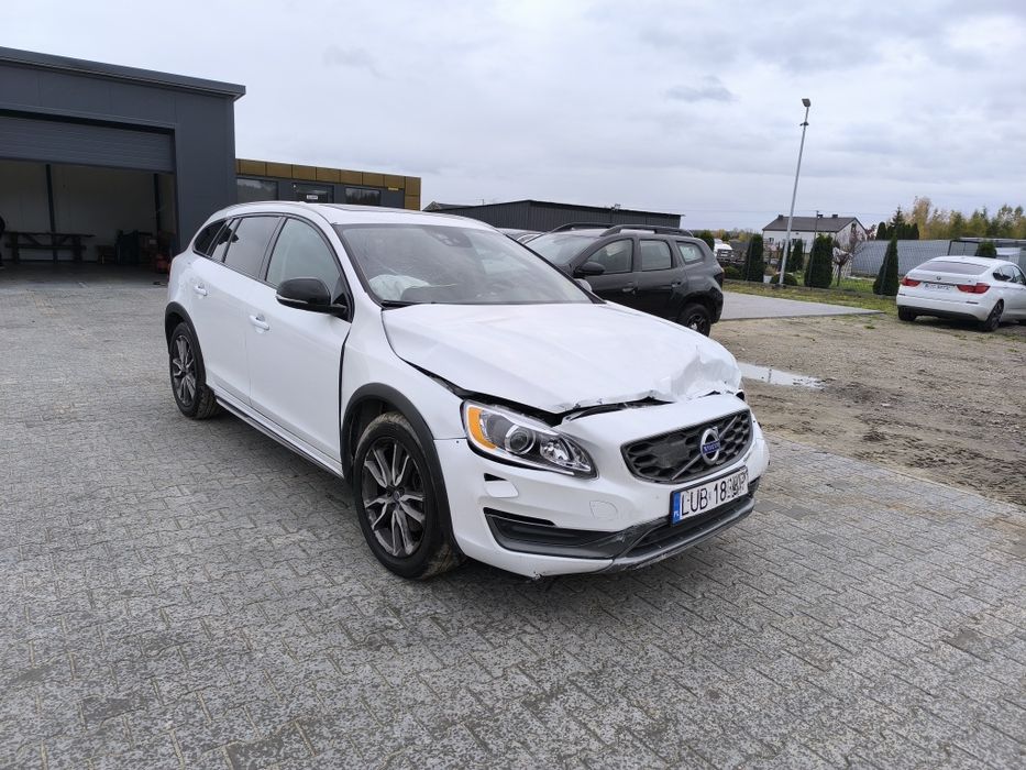 Volvo V60 Cross Country 2.5 LPG AWD lekko uszk okazja
