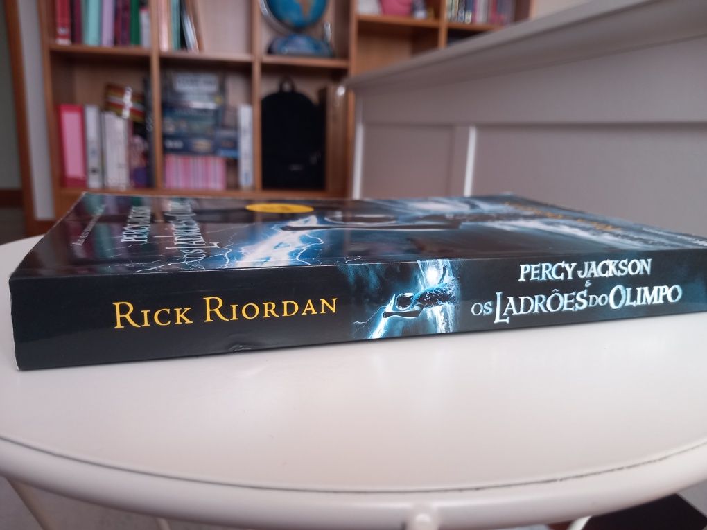 "Percy Jackson e os Ladrões do Olimpo" | Rick Riordan
