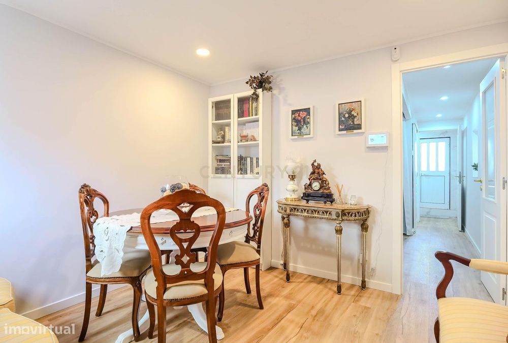 moradia bifamiliar e cozinha regional em Matosinhos com Vista para a C