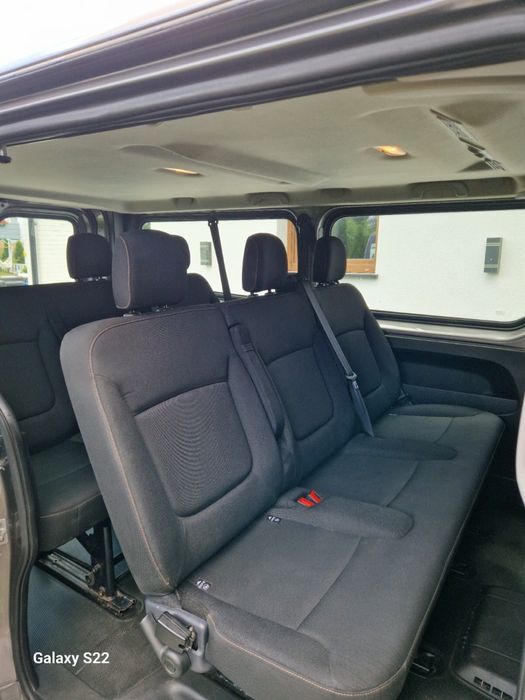 Wypożyczalnia samochodów osobowych, wynajem busa 9 osobowego