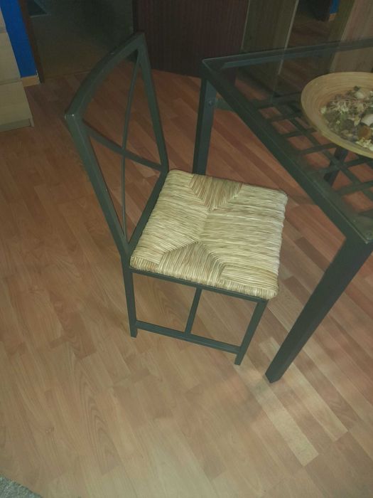 Mesa com 2 cadeiras em ferro forjado