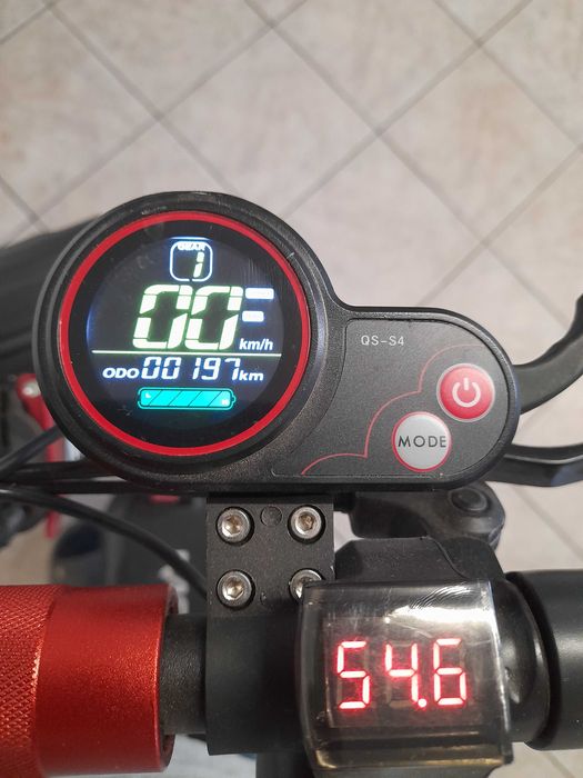 Hulajnoga motus  10 ,pro, 45km\h przejechane 190km