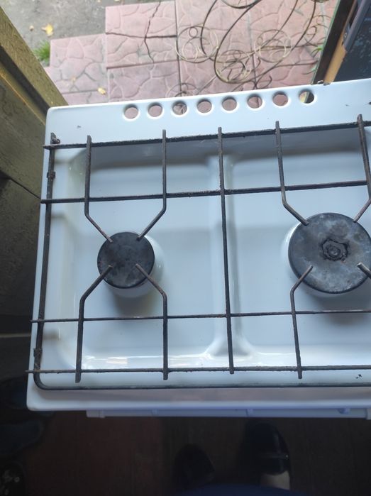 Продам газову плиту.