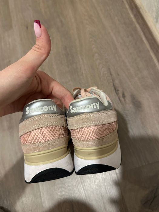 Кросівки рожеві Saucony shadow