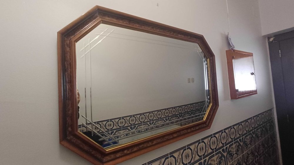 Móvel de entrada e espelho