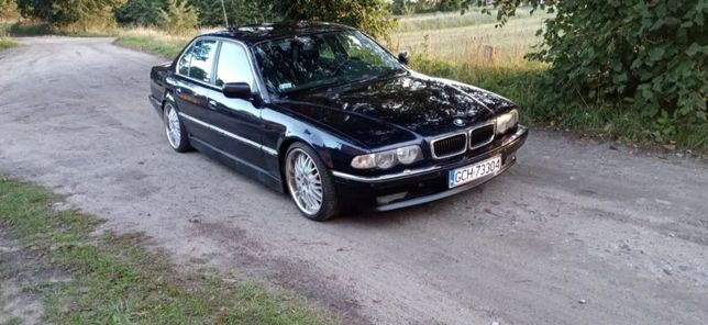 Продам срочно BMW 7 E38