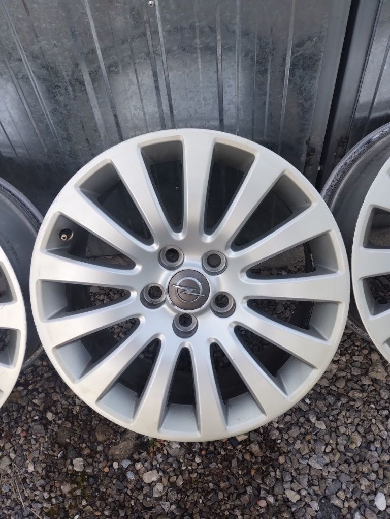 Felgi aluminiowe Opel 18 cali 5x120 8j Et 42, otwór 67,1