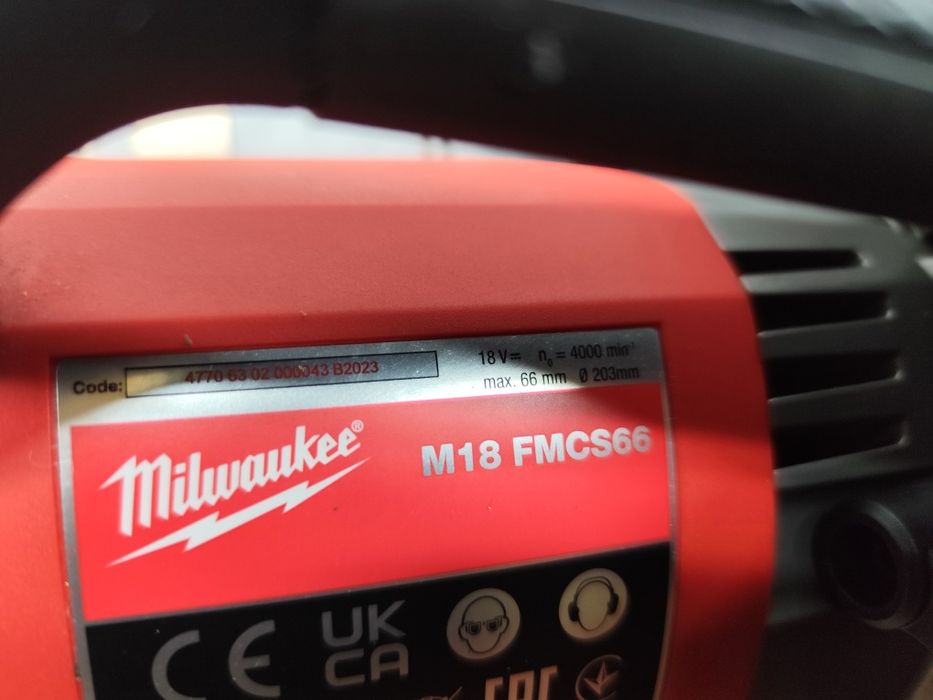 Milwaukee M18 FMCS66  2982-20 безщіткова потужна пила по металу Мілвок