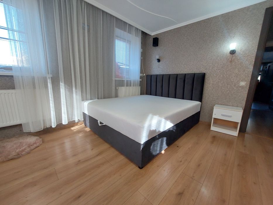 Ліжко з матрацом і підйомним механізмом.  Кровать.